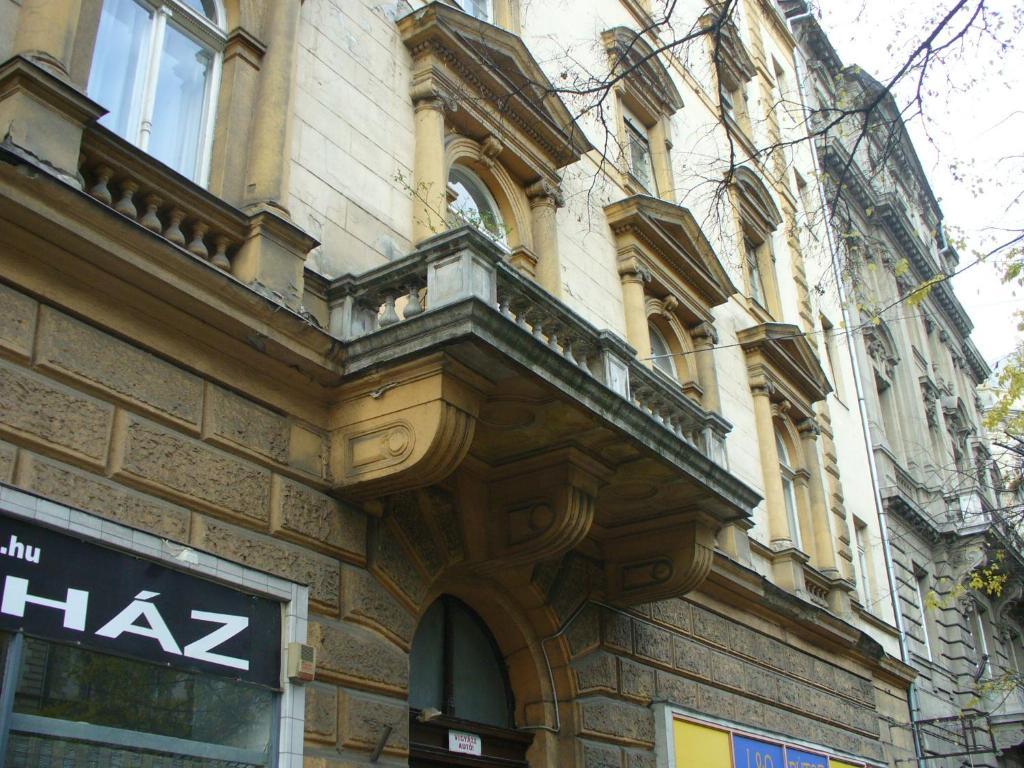 Budapest Tourist Apartments - Jozsef Koerut Eksteriør billede